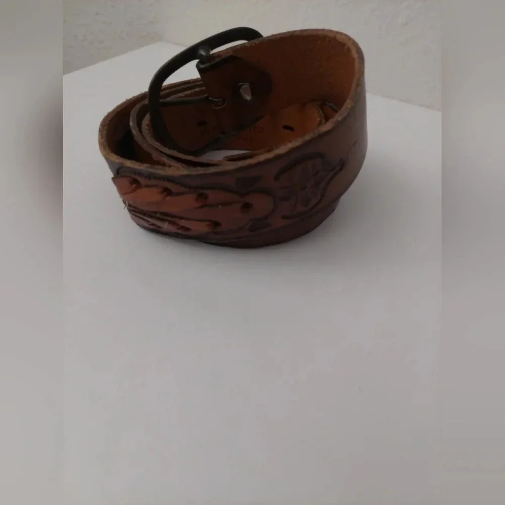 TexTan Vintage Tooled Leather 36 inch mems belt & buckle Cognac brown